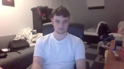 Snapshot of moistbreadstick chatting on May 8, 10:37 pm moistbreadstick online show from May 8, 10:37 pm