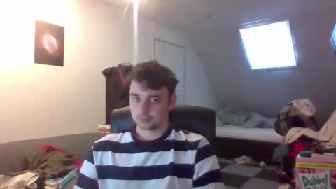 Snapshot of moistbreadstick chatting on June 15, 5:04 pm moistbreadstick online show from June 15, 5:04 pm