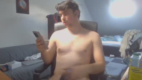 Snapshot of moistbreadstick chatting on July 1, 1:13 pm moistbreadstick online show from July 1, 1:13 pm