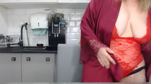 erika online show from February 1, 9:21 am