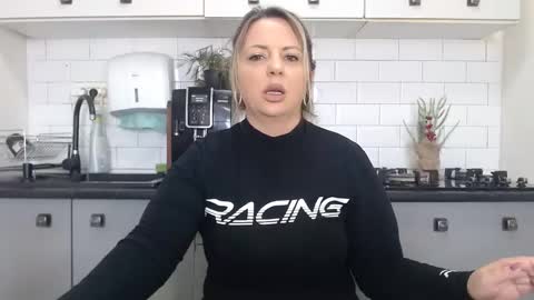 erika online show from February 20, 9:22 am