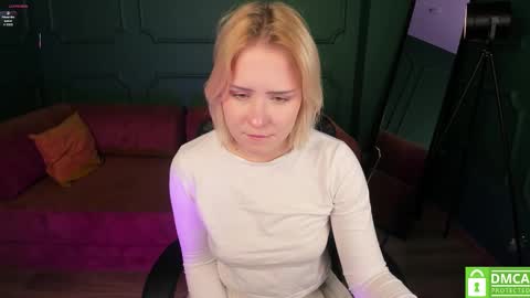 Snapshot of mol_l_y chatting on February 19, 3:08 pm Molly online show from February 19, 3:08 pm