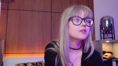 moliqin online show from April 12, 7:35 am