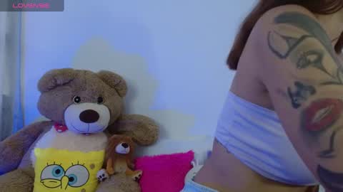 M o L l i E  online show from January 7, 9:46 pm