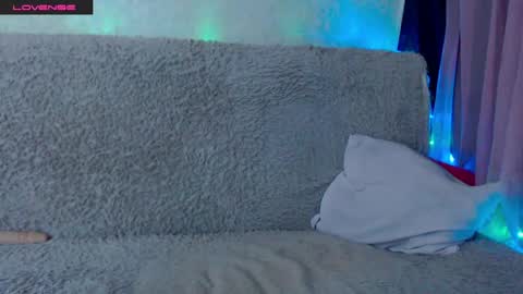 Snapshot of molly1sex chatting on April 26, 4:43 am Molly1sex online show from April 26, 4:43 am