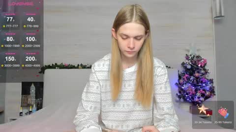 Molly Hunt online show from December 14, 3:40 am