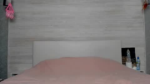 Molly Hunt online show from September 15, 2:55 am