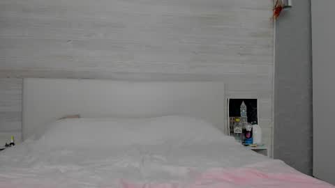 Molly Hunt online show from September 25, 2:59 am