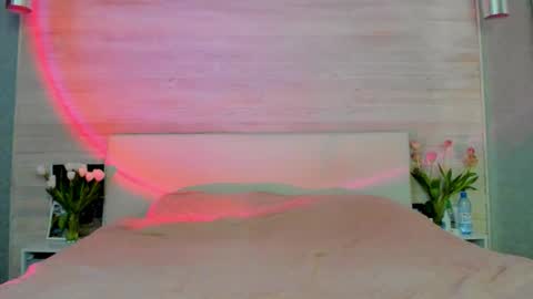 Molly Hunt online show from March 10, 4:06 am