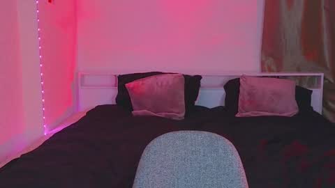 molly_millerr online show from December 28, 5:46 pm