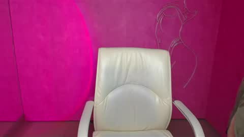 Molly online show from December 4, 7:12 pm