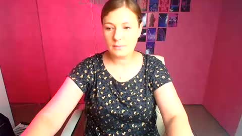Snapshot of molly_mis chatting on July 6, 11:40 am Molly online show from July 6, 11:40 am