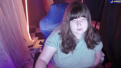 Snapshot of molly_moons chatting on October 12, 10:42 pm molly_moons online show from October 12, 10:42 pm