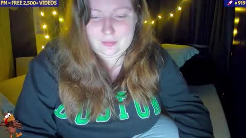 molly_moons online show from November 28, 11:07 pm