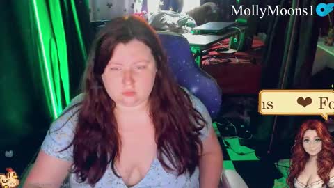 molly_moons online show from April 12, 4:12 pm
