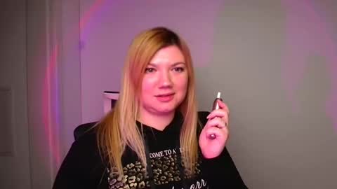 Molly online show from January 10, 6:17 pm