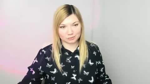 Molly online show from January 17, 3:32 pm