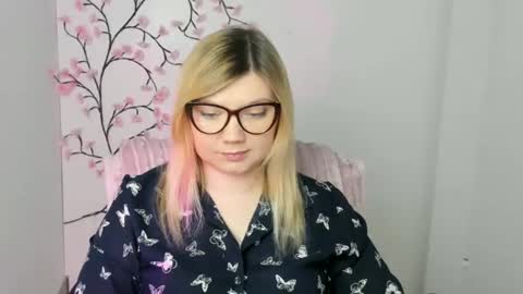 Molly online show from January 8, 12:51 pm