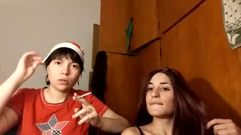 Snapshot of molly_popp chatting on December 26, 2:01 am Molly Pop online show from December 26, 2:01 am