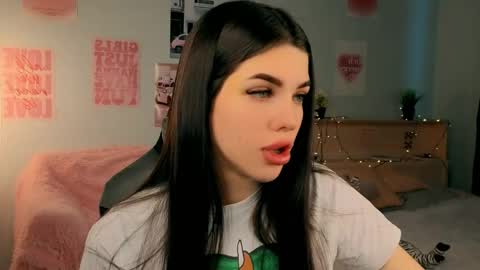 Molly online show from April 26, 3:48 am