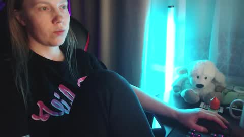 I have new photos come and see with love Molly online show from January 5, 5:27 pm