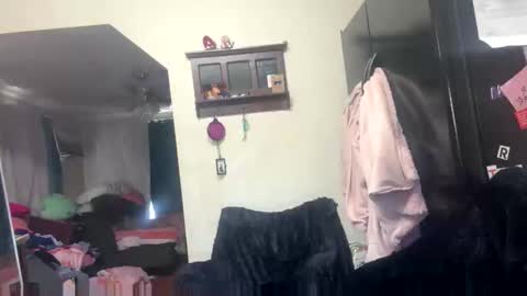 Snapshot of molly_theslut chatting on March 23, 2:10 pm molly_theslut online show from March 23, 2:10 pm