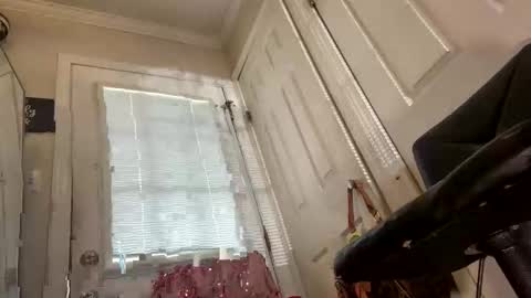 Snapshot of molly_theslut chatting on March 25, 4:57 pm molly_theslut online show from March 25, 4:57 pm