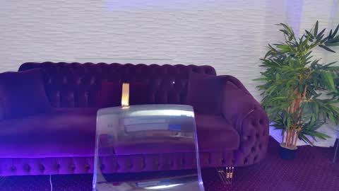 Julia online show from February 12, 9:10 pm