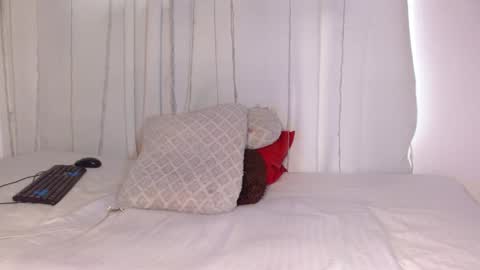  MOLLY  GUNSG online show from January 28, 10:01 pm