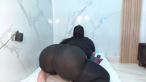  MOLLY  GUNSG online show from March 10, 10:55 pm