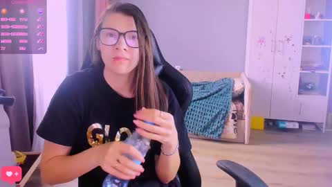  KIRA  online show from March 10, 5:34 am