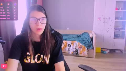  KIRA  online show from March 12, 7:25 am