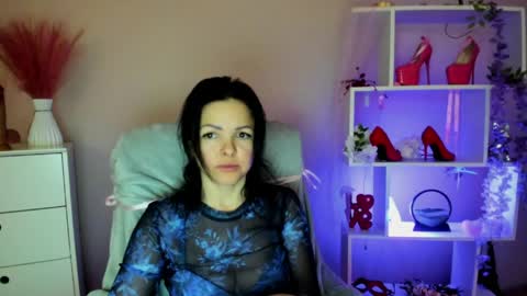 Molly online show from April 16, 6:36 am