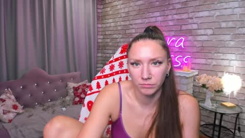 Snapshot of mollynay chatting on December 8, 7:05 am hi im Molly heregreat boobs big heart  warm pussy  online show from December 8, 7:05 am