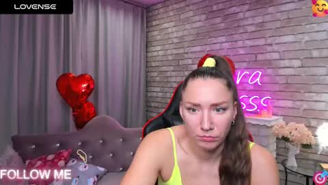 Snapshot of mollynay chatting on February 19, 3:28 am hi im Molly heregreat boobs big heart  warm pussy  online show from February 19, 3:28 am