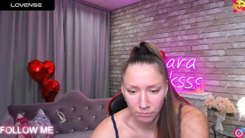 Snapshot of mollynay chatting on February 20, 3:23 am hi im Molly heregreat boobs big heart  warm pussy  online show from February 20, 3:23 am