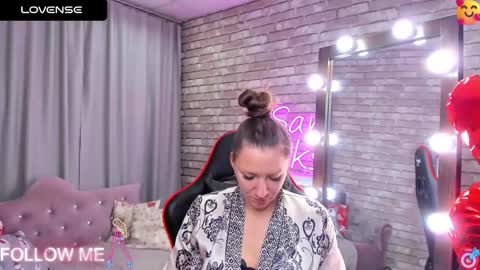 Snapshot of mollynay chatting on March 5, 3:51 am hi im Molly heregreat boobs big heart  warm pussy  online show from March 5, 3:51 am