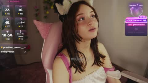 Snapshot of mollysb_05 chatting on February 7, 9:37 pm mollysb_05 online show from February 7, 9:37 pm