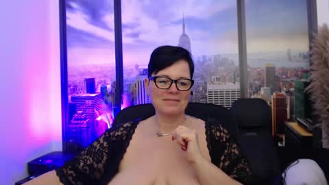 Snapshot of mollysun chatting on February 18, 7:09 pm MollySun Nina Randmann online show from February 18, 7:09 pm