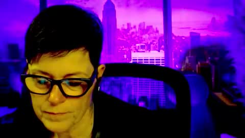 Snapshot of mollysun chatting on April 21, 4:12 pm MollySun Nina Randmann online show from April 21, 4:12 pm