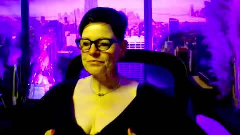 Snapshot of mollysun chatting on April 28, 4:45 pm MollySun Nina Randmann online show from April 28, 4:45 pm