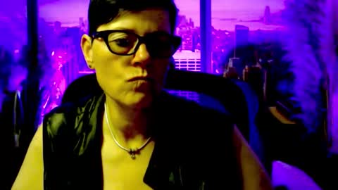 Snapshot of mollysun chatting on June 8, 3:01 pm MollySun Nina Randmann online show from June 8, 3:01 pm