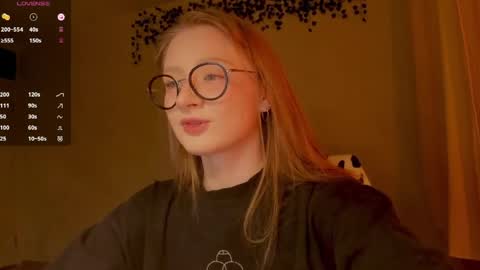 mollytucker online show from April 11, 4:00 pm