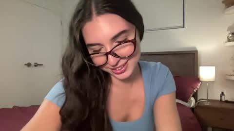 Molly online show from April 7, 11:15 pm