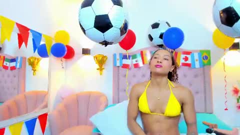 Snapshot of molyrestrepo chatting on June 17, 7:48 pm molyrestrepo online show from June 17, 7:48 pm