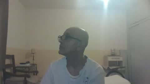 moment71200 online show from January 6, 6:20 pm