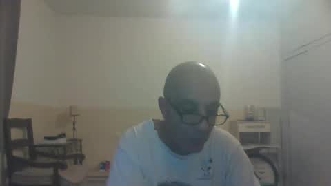 moment71200 online show from January 8, 6:41 pm