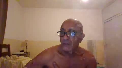 moment71200 online show from November 7, 7:14 pm