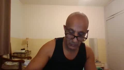 moment71200 online show from November 16, 10:54 am