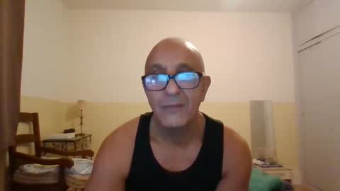 moment71200 online show from November 28, 1:36 pm